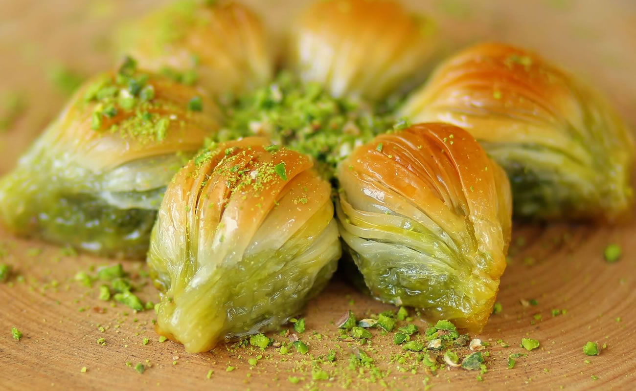 Midye Fıtıklı Baklava - Mussel Turkish baklava